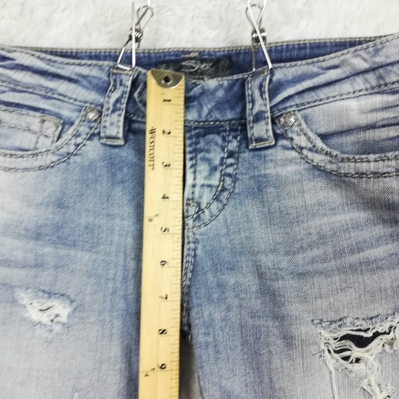 Silver Jeans Womens Tuesday Capri Blue Denim Light Wash Distressed Patch Low 28 - Picture 3 of 10